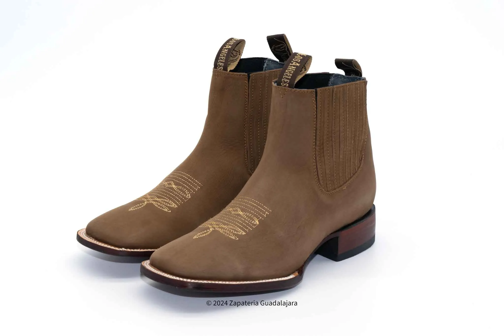 70BM6361 MEN WIDE SQUARE TOE NOBUCK TAUPE LEATHER BOOT