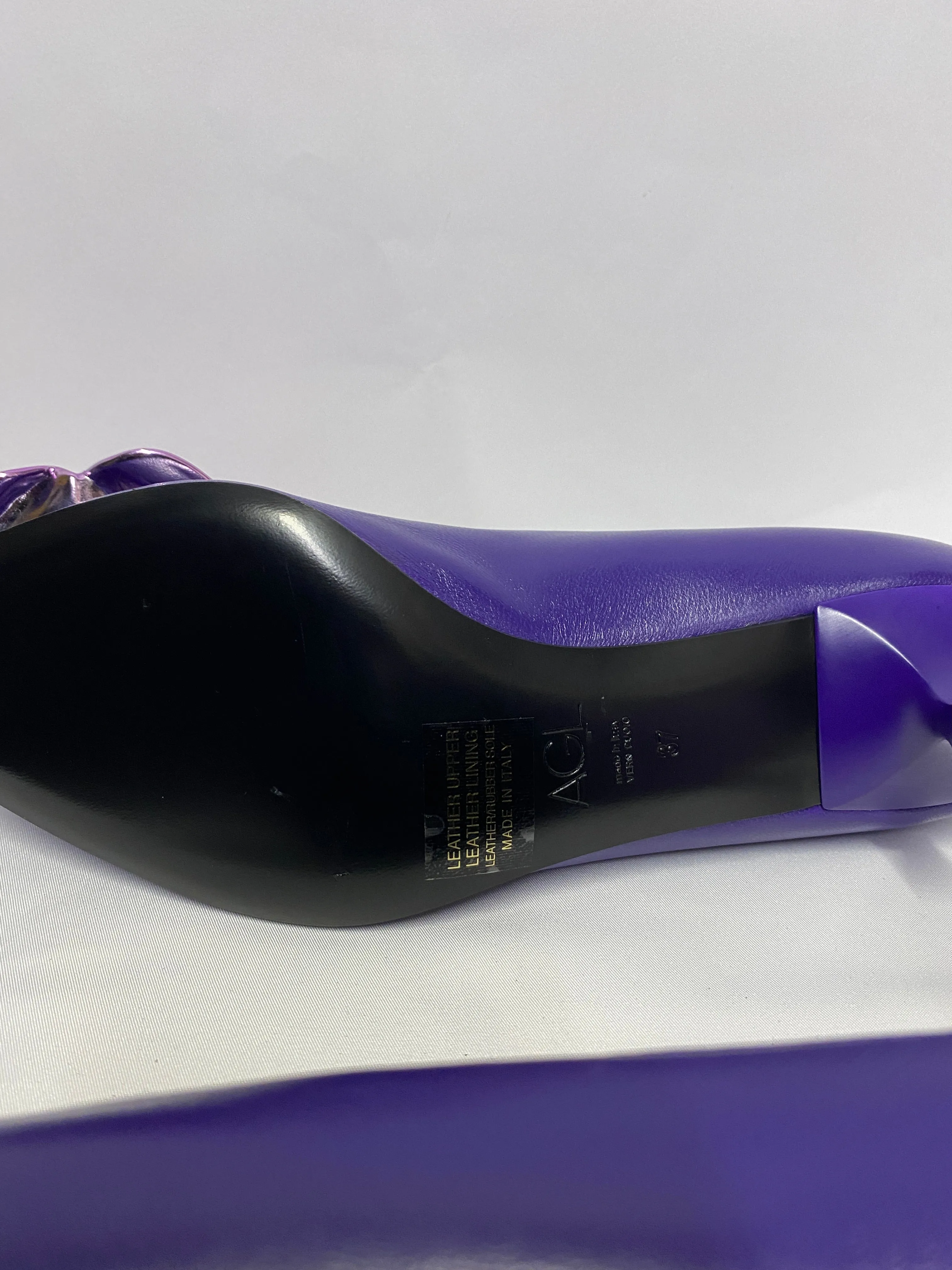 AGL Grape Limited Edition Leather K ONE Pumps 4 BNIB