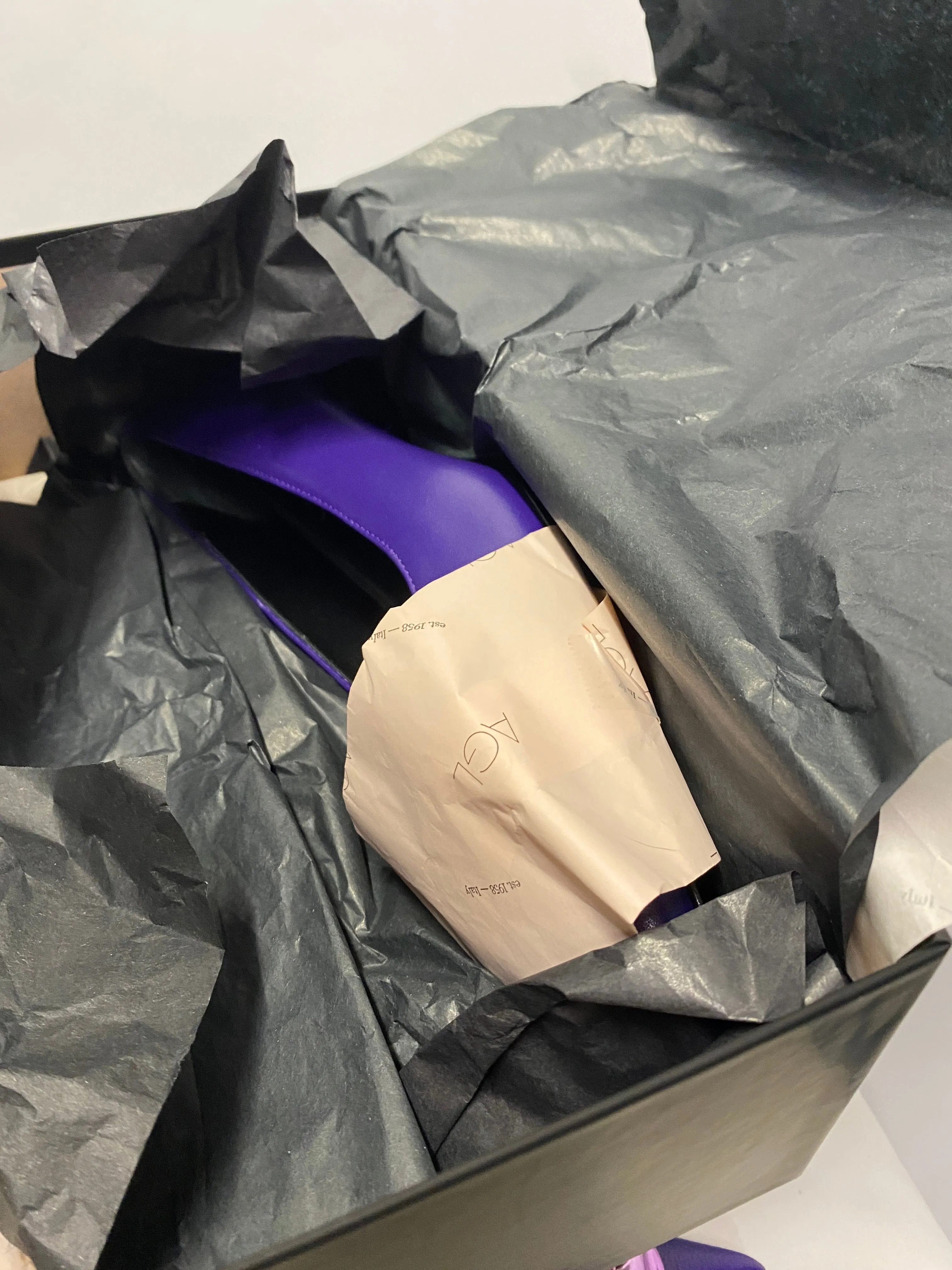 AGL Grape Limited Edition Leather K ONE Pumps 4 BNIB