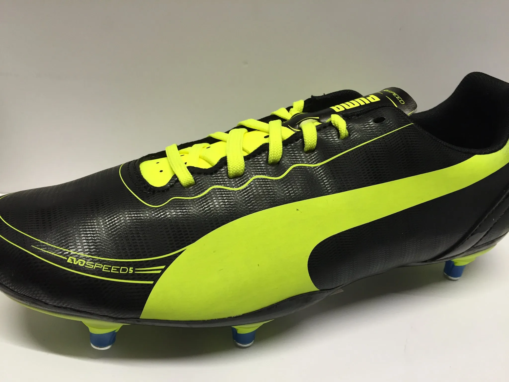 CLEARANCE- Puma Evospeed 5.2 Sg football boot