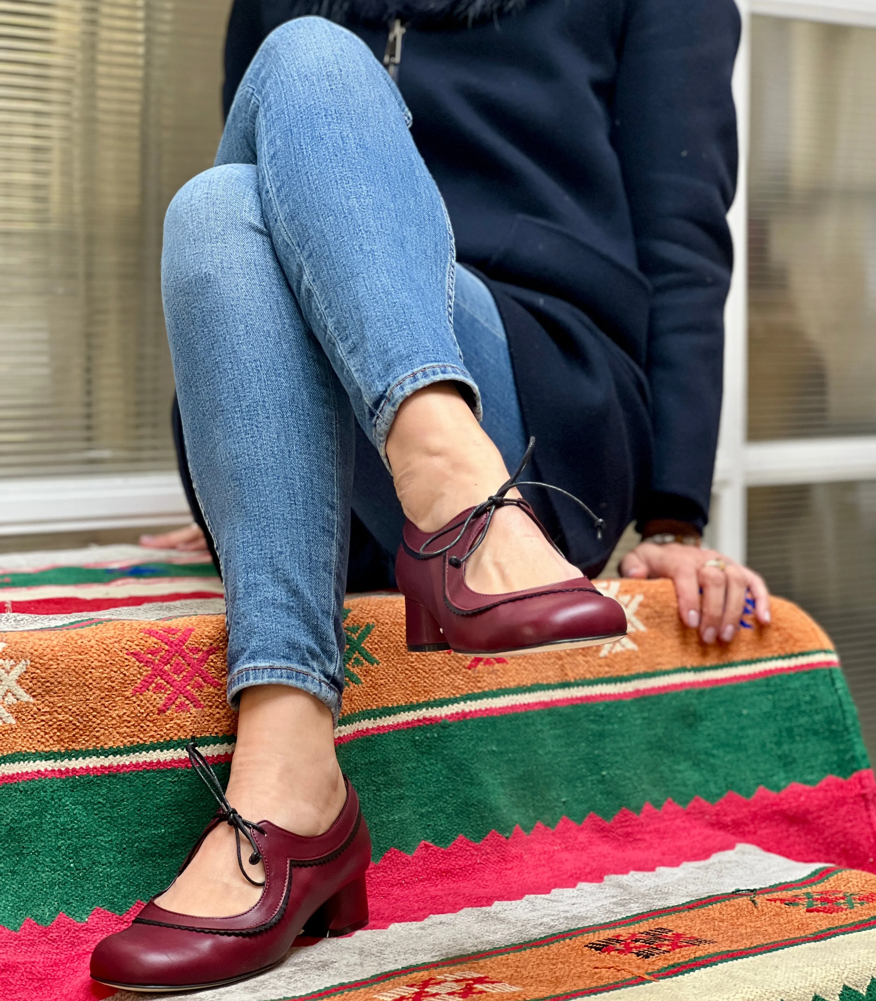 Edith Bordeaux scarpina in pelle bordeaux con lacci artigianale marchigiana