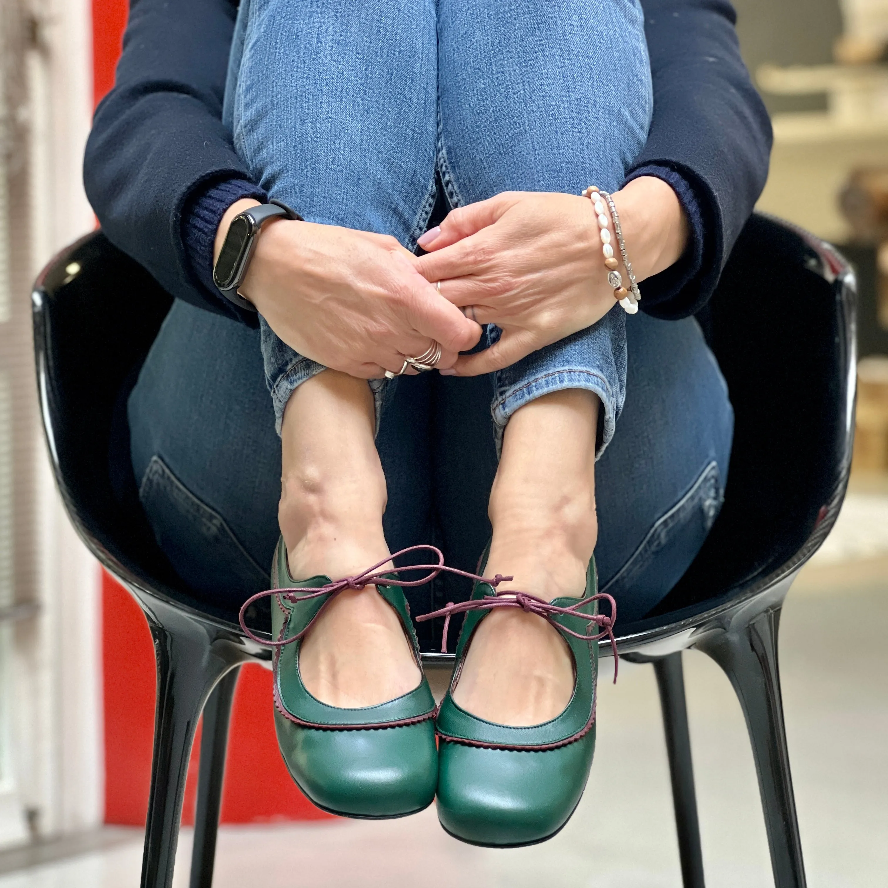Edith Green scarpina in pelle verde con lacci artigianale marchigiana