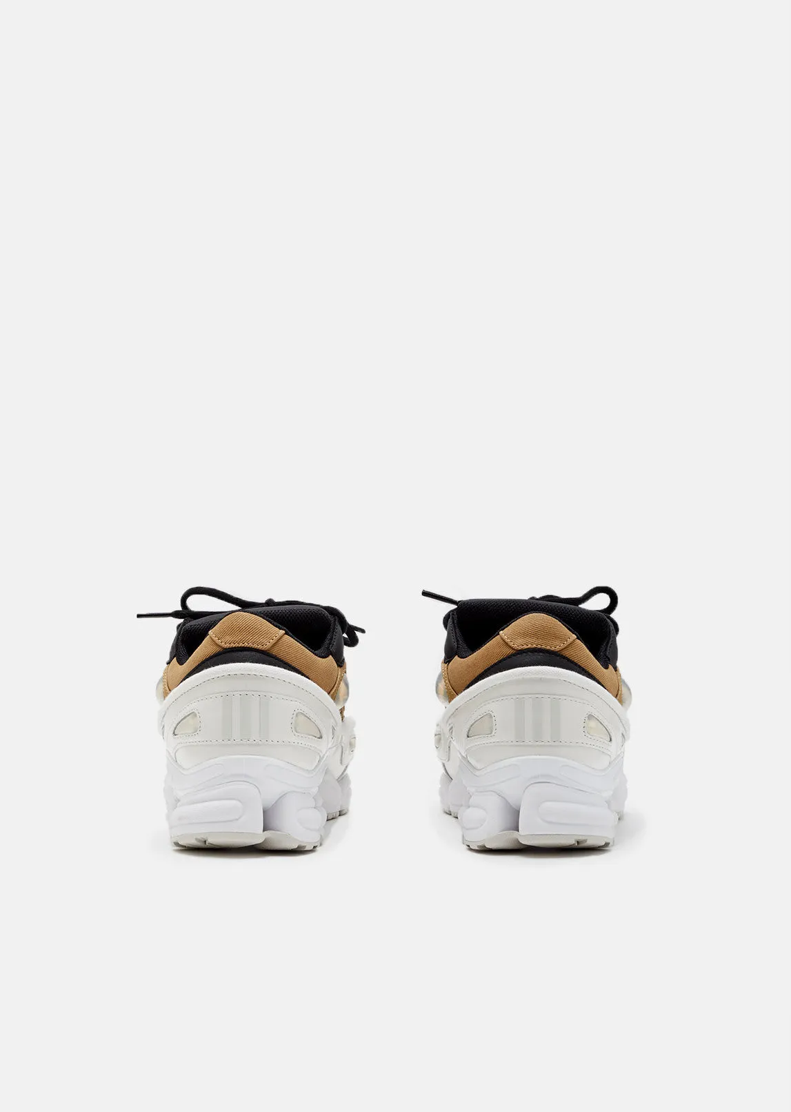 Ozweego III Sneakers
