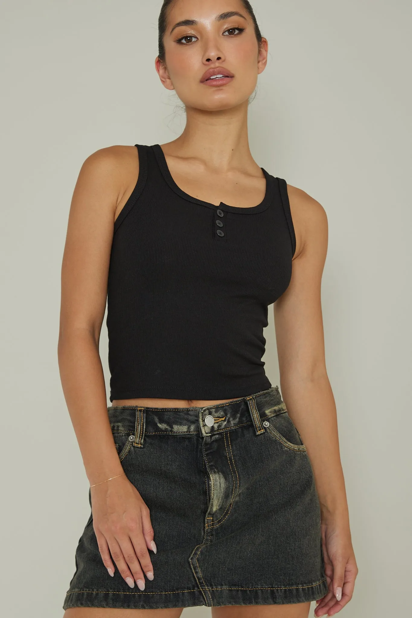 Recess Thick Strap Ribbed Top Black